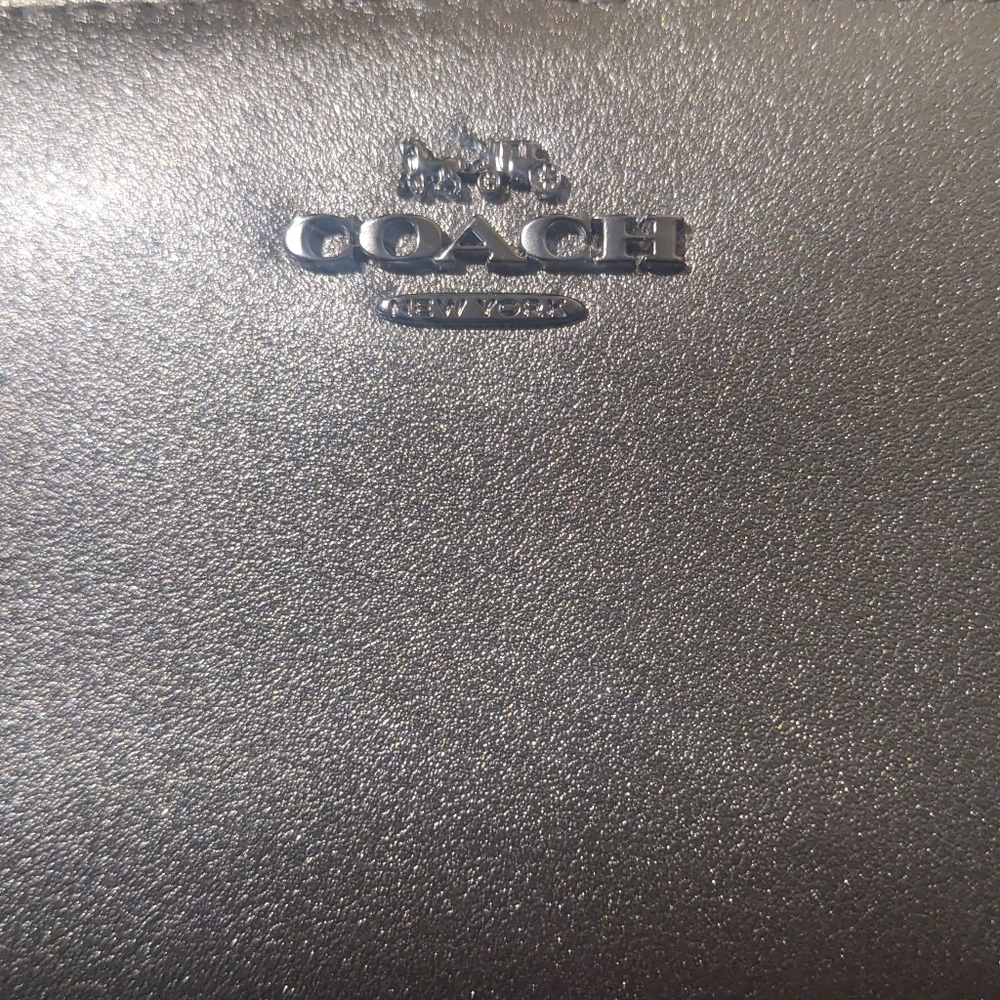 **Reserved**Coach Pearlyzed Leather Snap Wallet in Light Silver - Picture 2 of 15